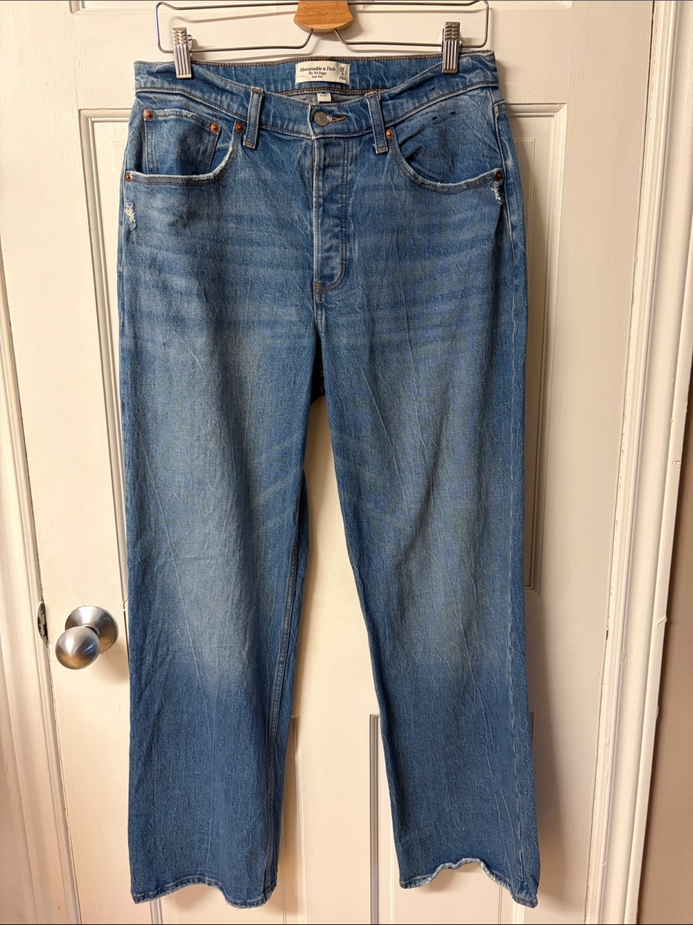 Abercrombie&Fitch the 90’s baggy low rise button fly straight leg jeans size 29